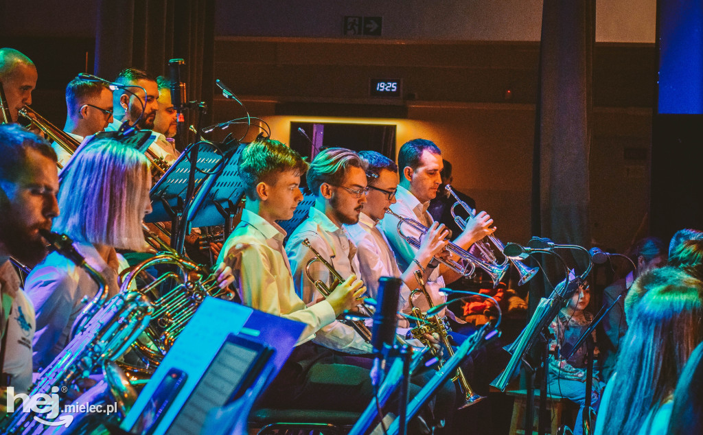 Koncert na Dzień Kobiet Mieleckiej Orkiestry Dętej