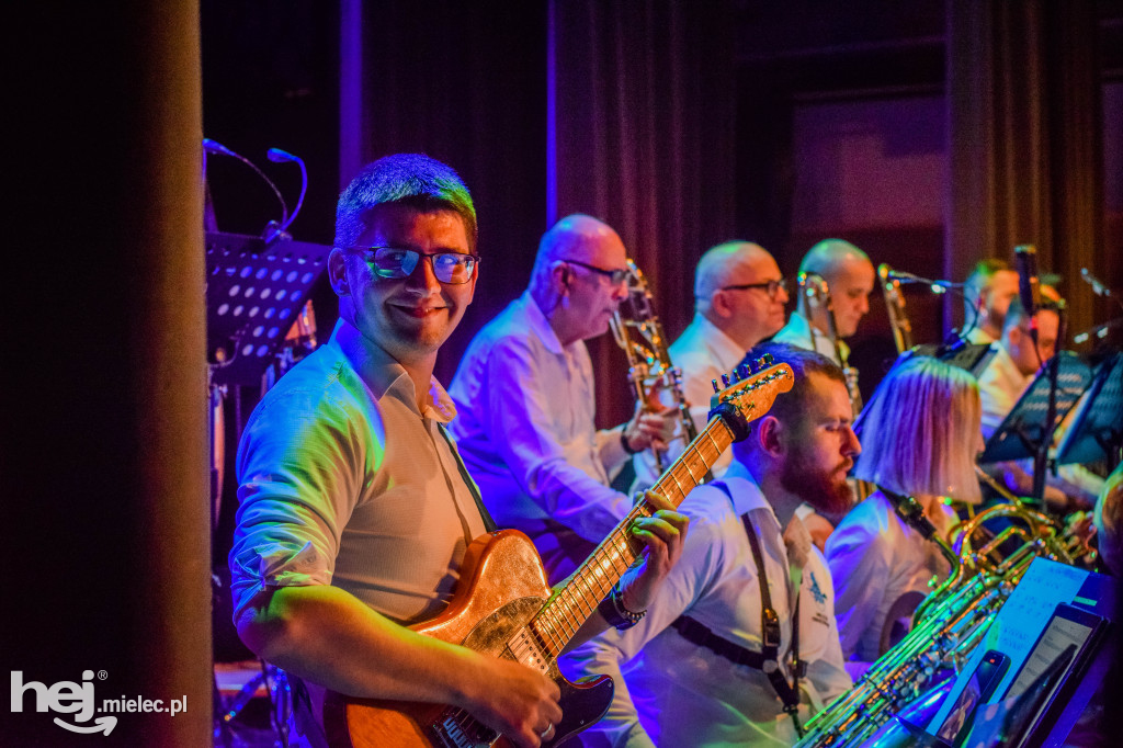 Koncert na Dzień Kobiet Mieleckiej Orkiestry Dętej