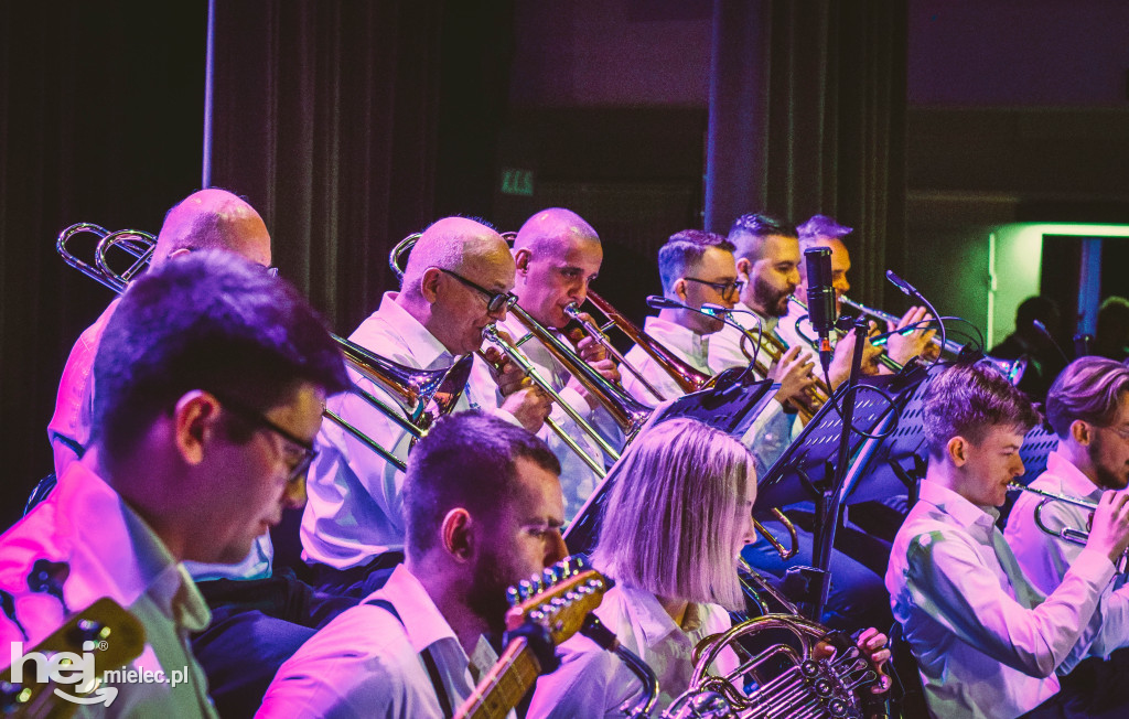 Koncert na Dzień Kobiet Mieleckiej Orkiestry Dętej