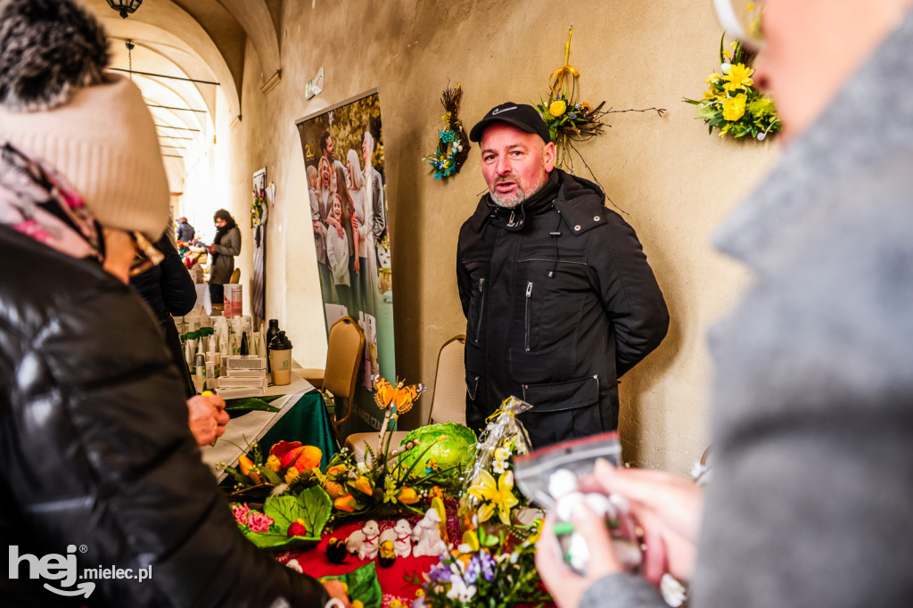 Wielkanocny kiermasz i konkurs palm na Zamku Baranów Sandomierski