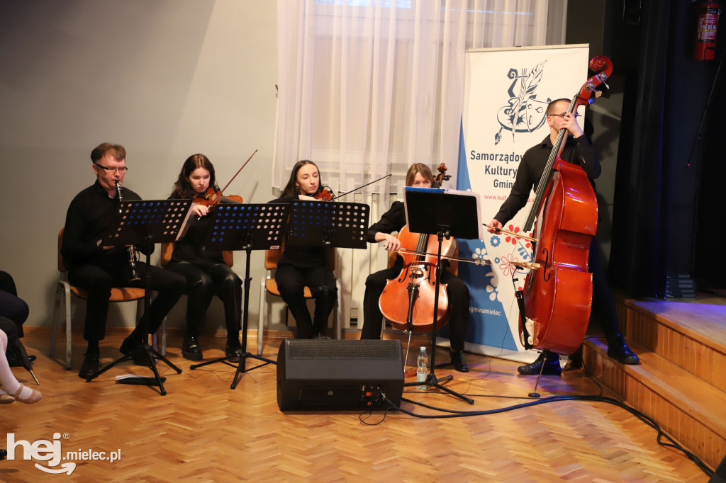 Koncert „Wytańczyć Wiosnę” w Chorzelowie
