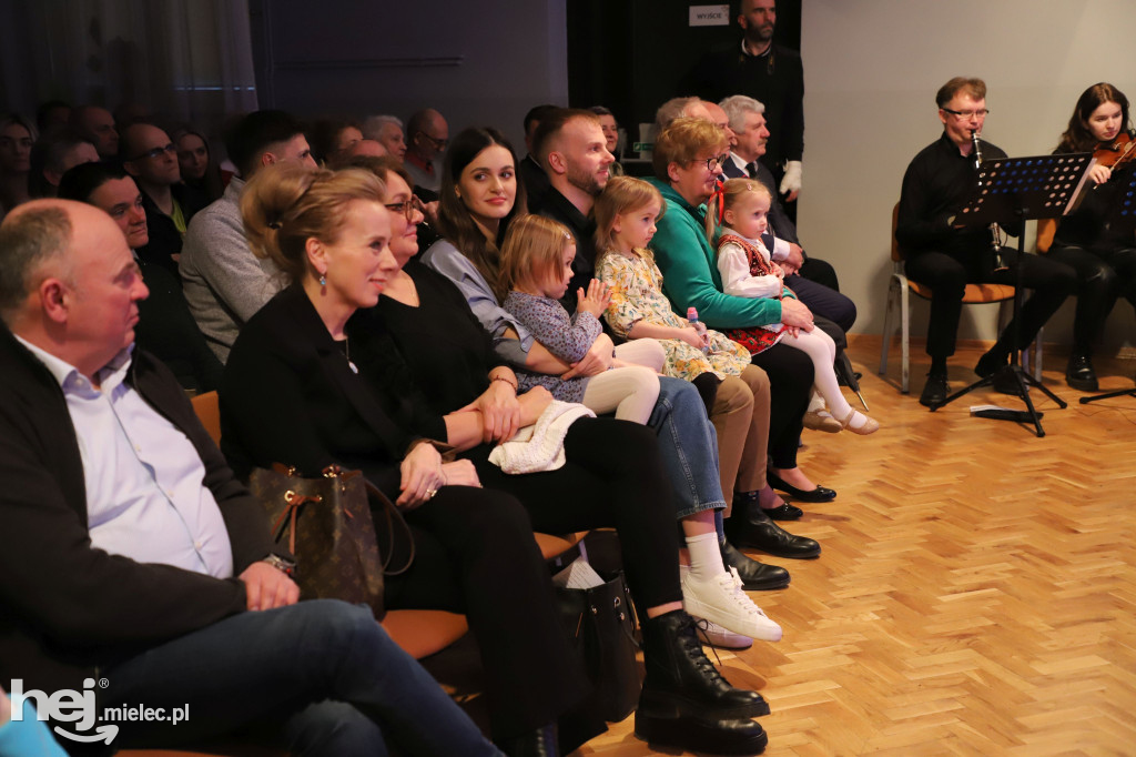 Koncert „Wytańczyć Wiosnę” w Chorzelowie
