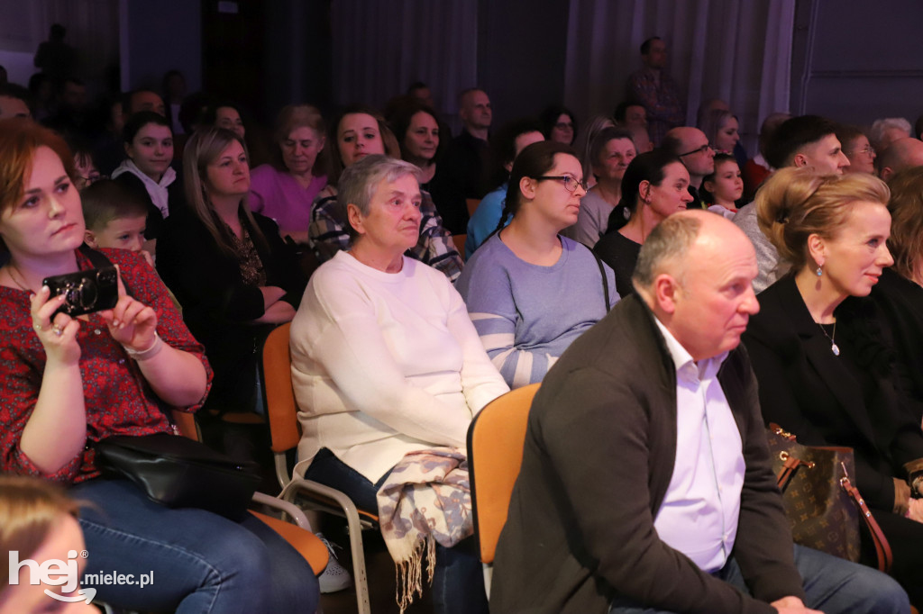 Koncert „Wytańczyć Wiosnę” w Chorzelowie