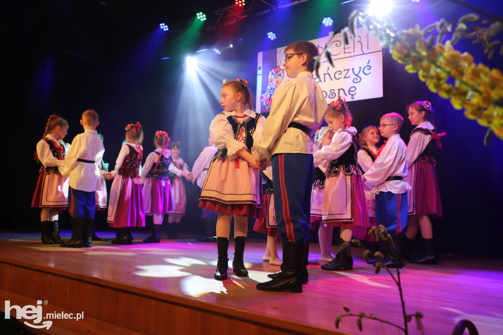 Koncert „Wytańczyć Wiosnę” w Chorzelowie