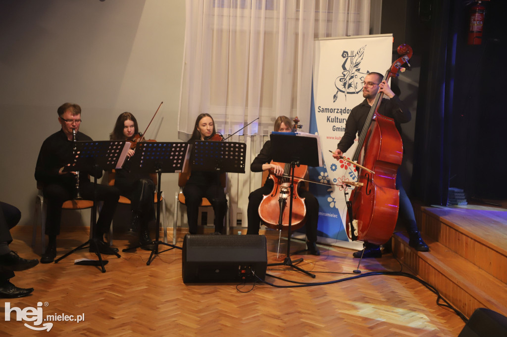 Koncert „Wytańczyć Wiosnę” w Chorzelowie