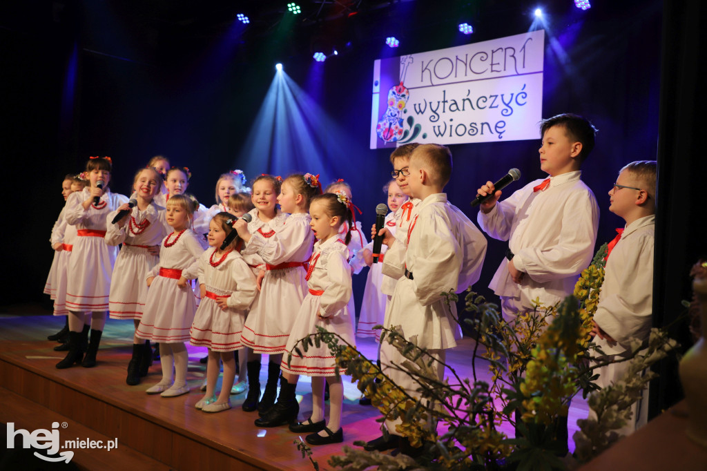 Koncert „Wytańczyć Wiosnę” w Chorzelowie