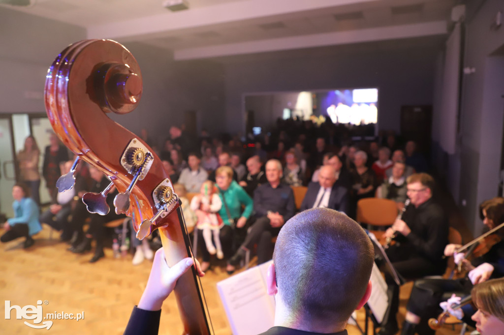 Koncert „Wytańczyć Wiosnę” w Chorzelowie