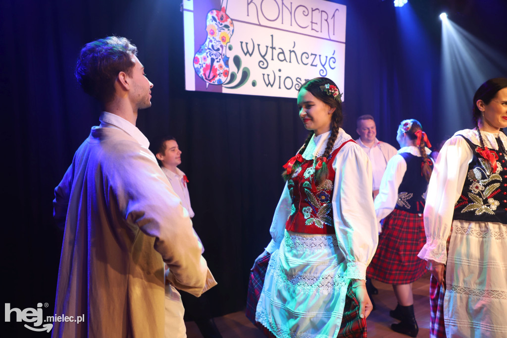 Koncert „Wytańczyć Wiosnę” w Chorzelowie