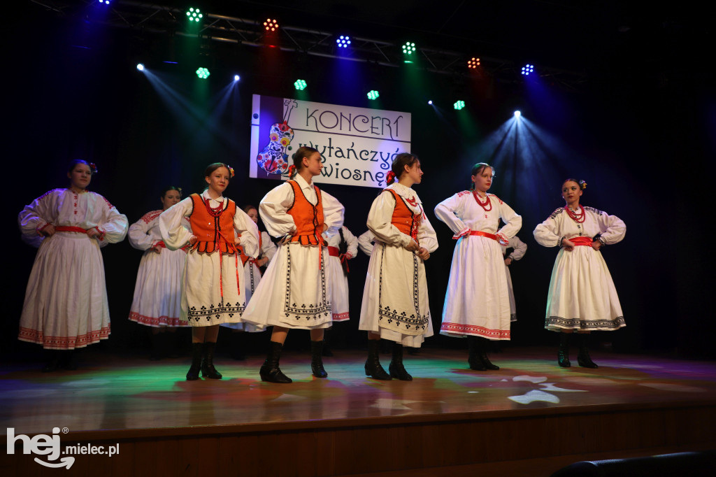 Koncert „Wytańczyć Wiosnę” w Chorzelowie