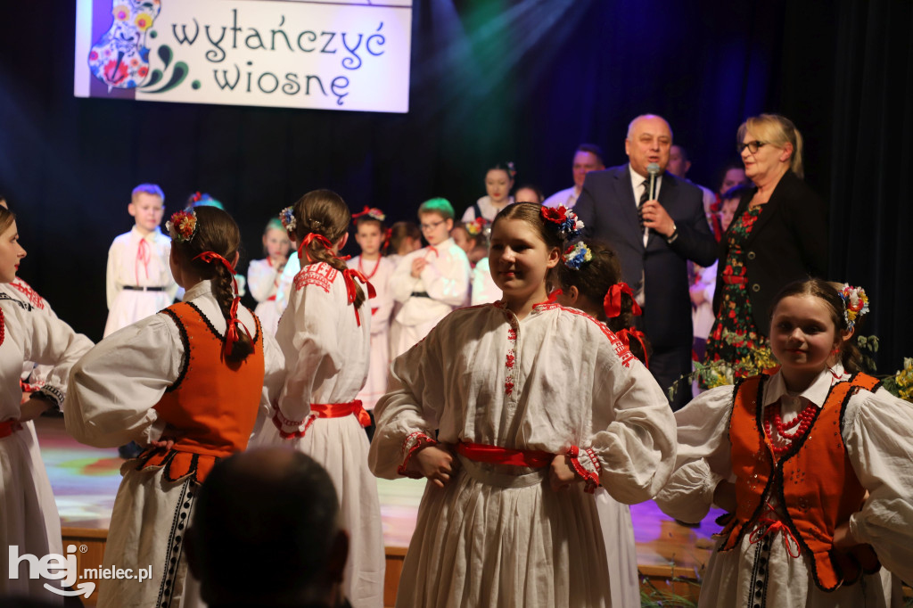 Koncert „Wytańczyć Wiosnę” w Chorzelowie