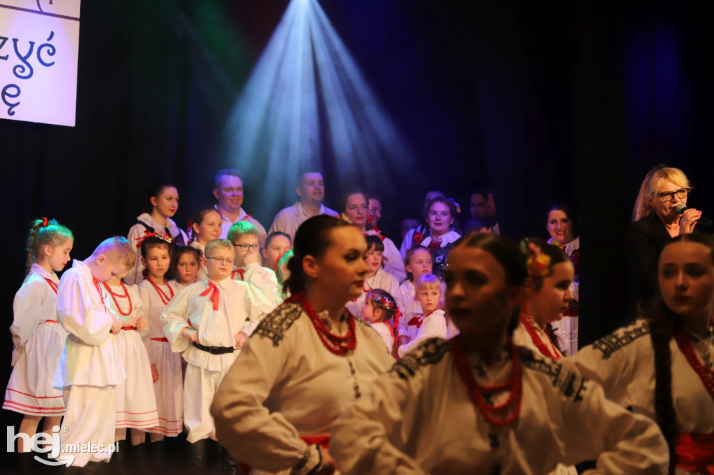Koncert „Wytańczyć Wiosnę” w Chorzelowie