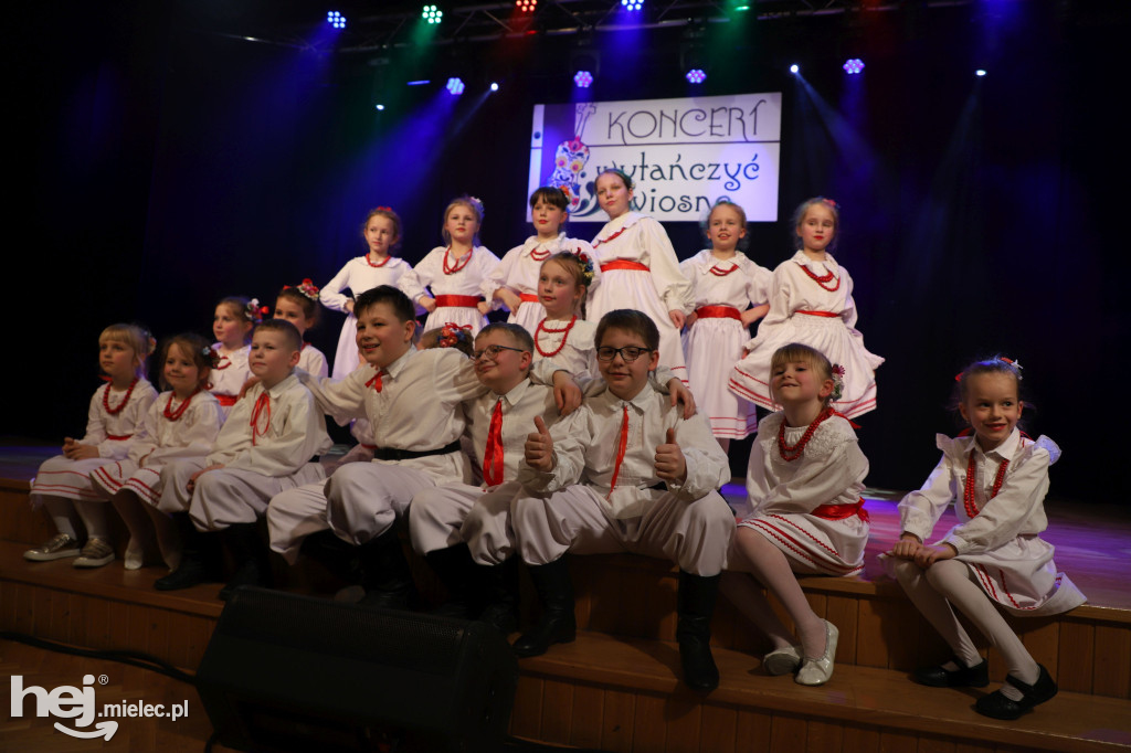 Koncert „Wytańczyć Wiosnę” w Chorzelowie
