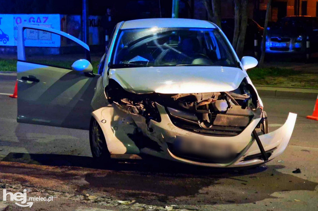 Zderzenie audi i opla na Wojsławskiej