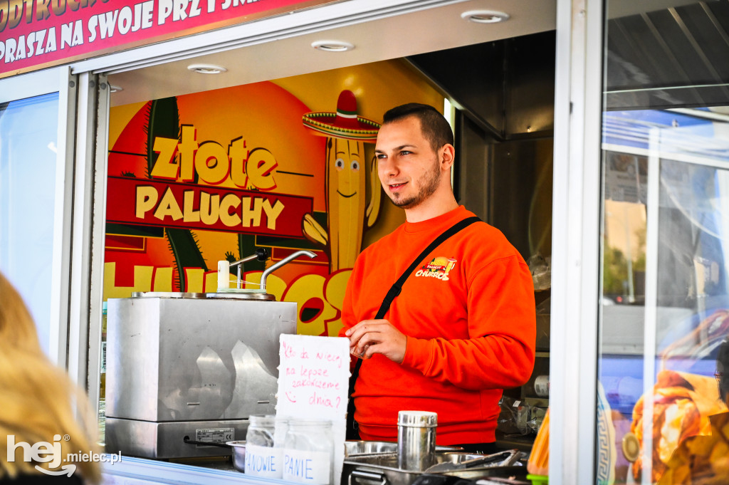 Festiwal Foodtrucków przed Galerią Navigator