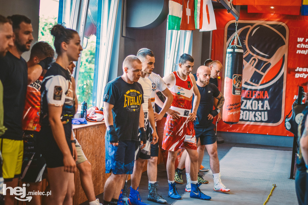 Krzysztof „Diablo” Włodarczyk w Mieleckiej Szkole Boksu