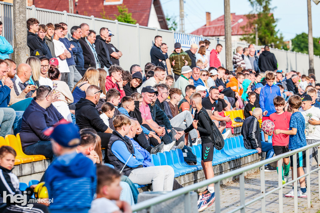 Victoria Czermin	0-0	Stal II Mielec