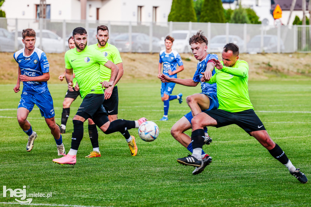 Victoria Czermin	0-0	Stal II Mielec