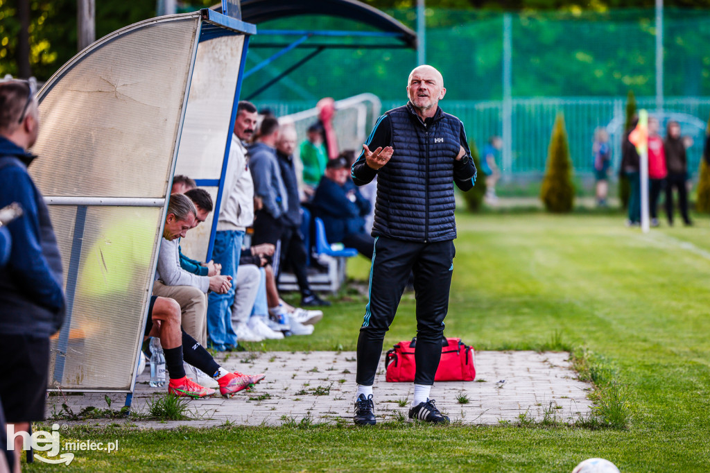 Victoria Czermin	0-0	Stal II Mielec