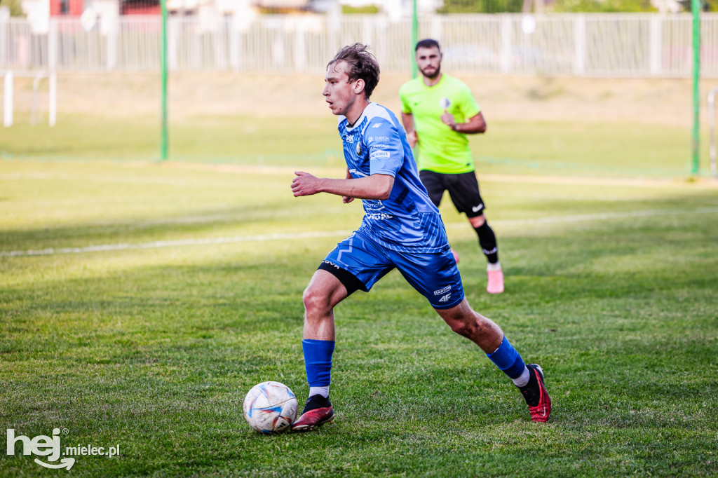 Victoria Czermin	0-0	Stal II Mielec