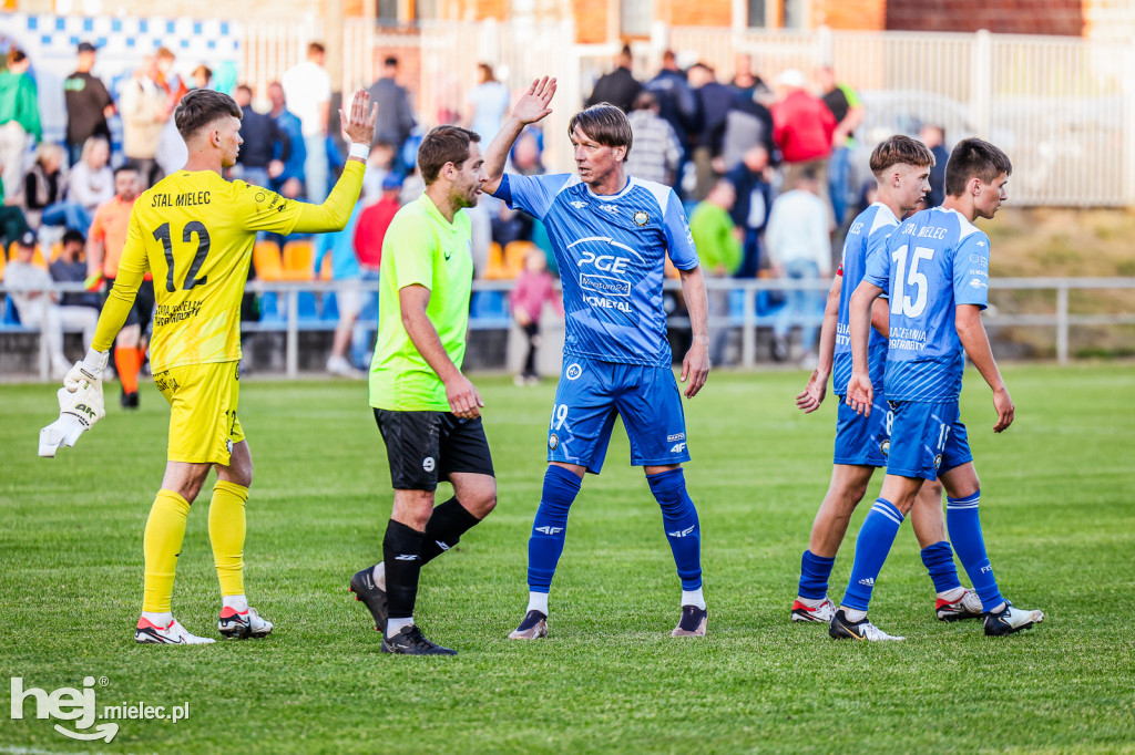 Victoria Czermin	0-0	Stal II Mielec