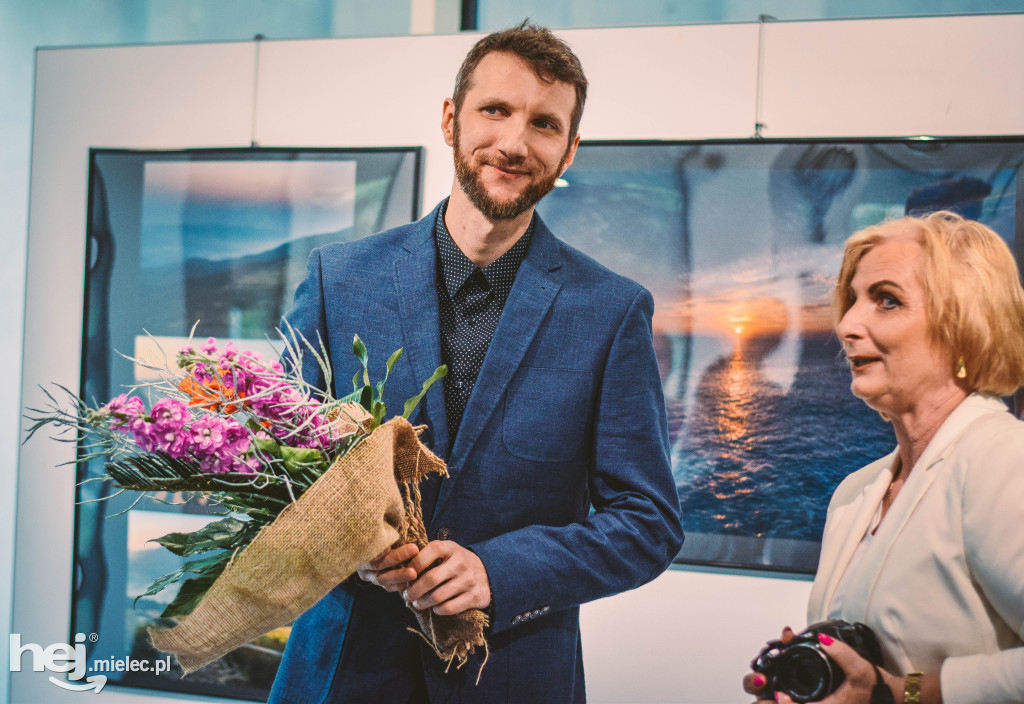 „Moje podróże małe i duże” - pierwsza w Polsce wystawa Piotra Hryniaka