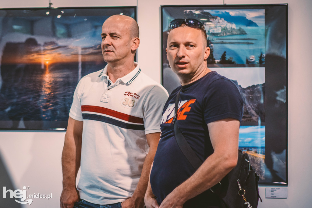 „Moje podróże małe i duże” - pierwsza w Polsce wystawa Piotra Hryniaka