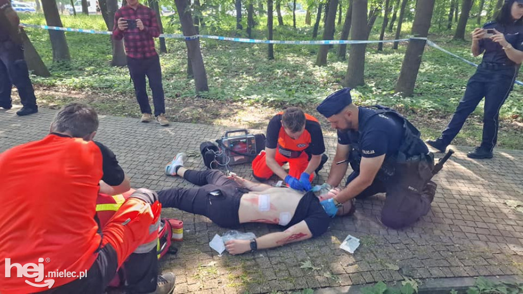 Ćwiczenia służb ratunkowych: nożownik