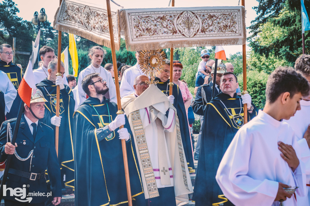 Boże Ciało. Procesja w parafii MBNP