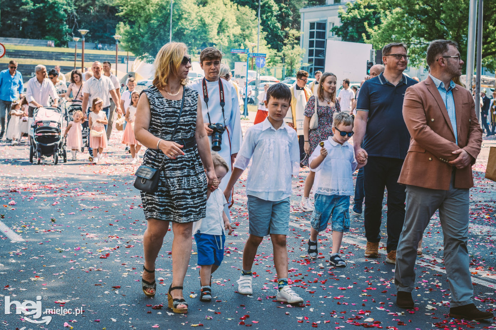 Boże Ciało. Procesja w parafii MBNP