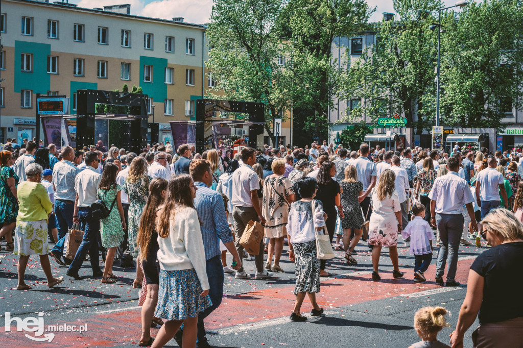 Boże Ciało. Procesja w parafii MBNP