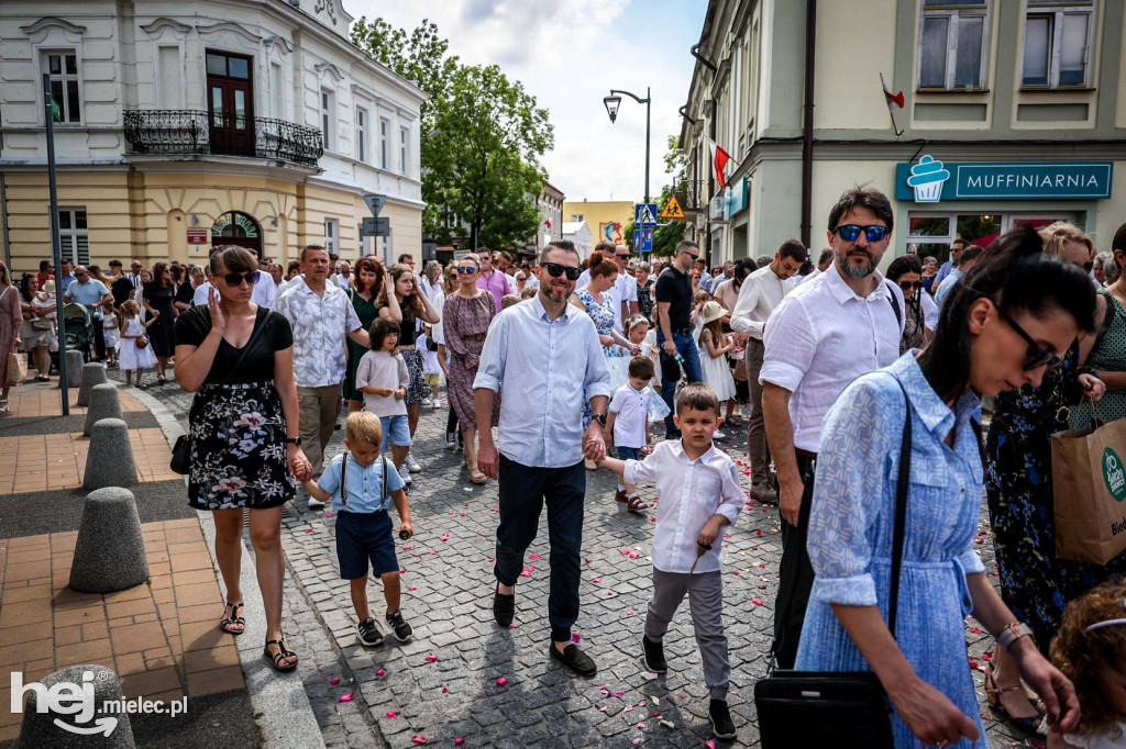 Boże Ciało. Procesja w parafii Świętego Mateusza