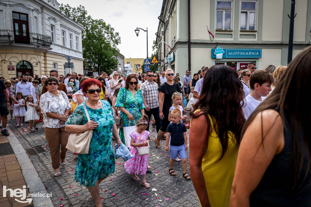 Boże Ciało. Procesja w parafii Świętego Mateusza