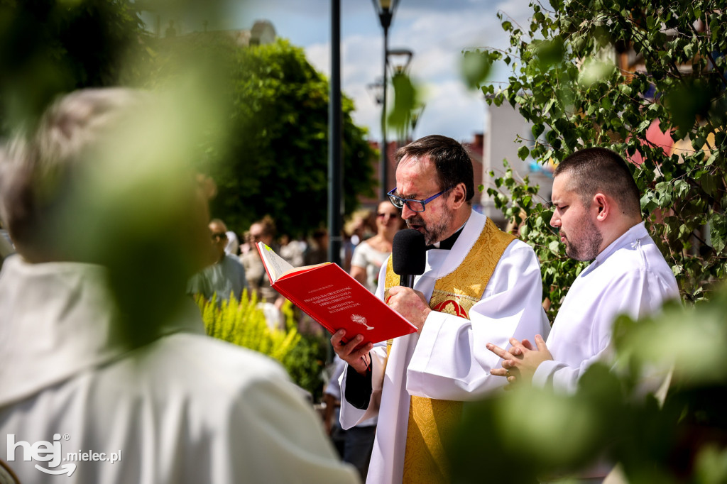 Boże Ciało. Procesja w parafii Świętego Mateusza