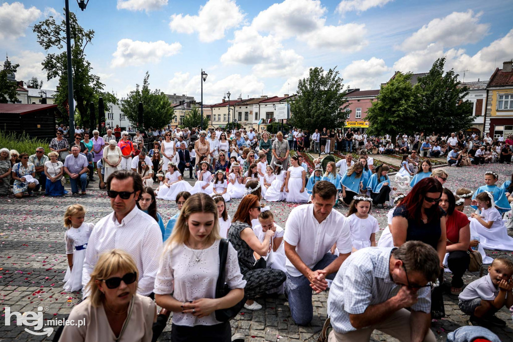 Boże Ciało. Procesja w parafii Świętego Mateusza