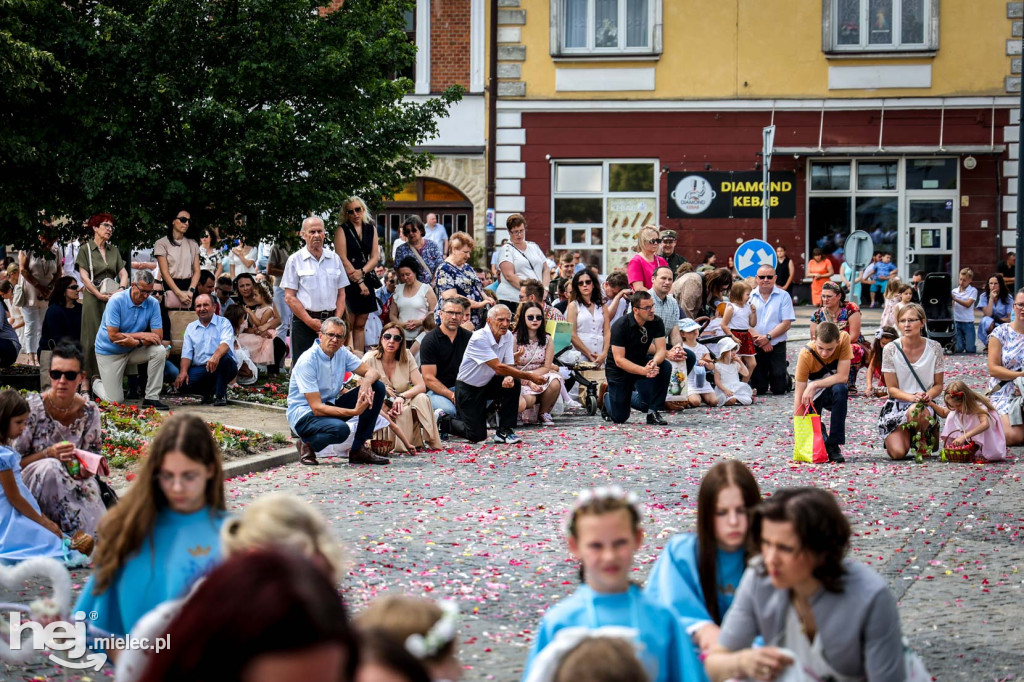 Boże Ciało. Procesja w parafii Świętego Mateusza