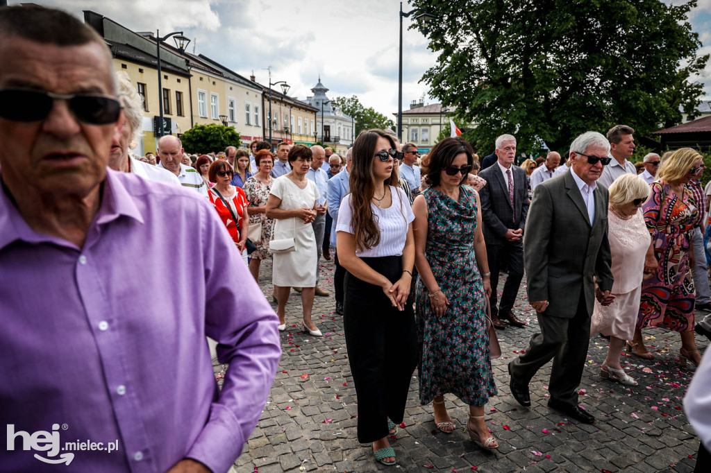 Boże Ciało. Procesja w parafii Świętego Mateusza