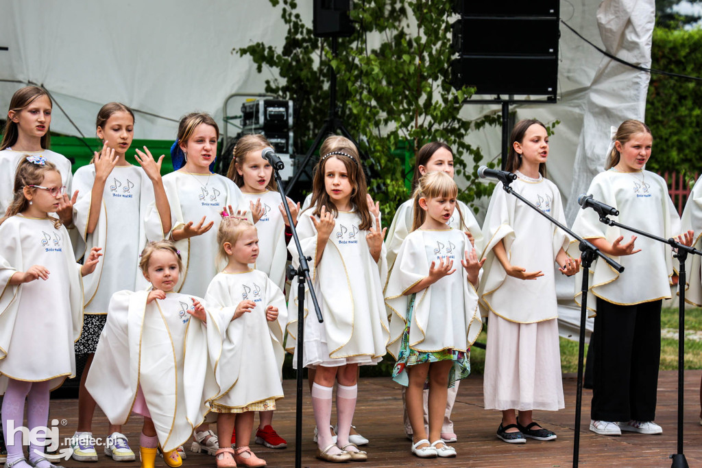 XIX Festyn Parafialny na Osiedlu Rzochów