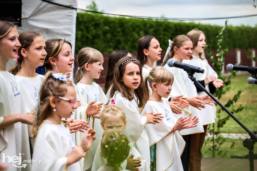 XIX Festyn Parafialny na Osiedlu Rzochów