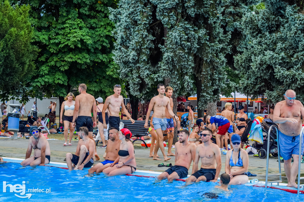 Powitanie Lata na basenach otwartych w Mielcu