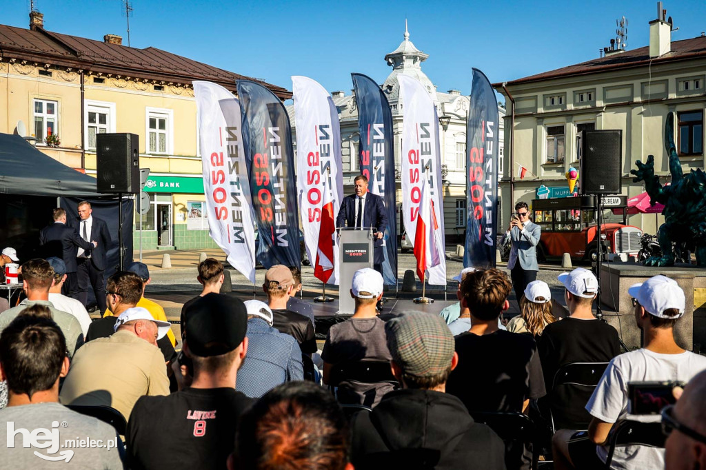 Sławomir Mentzen w Mielcu z nieformalną kampanią prezydencką