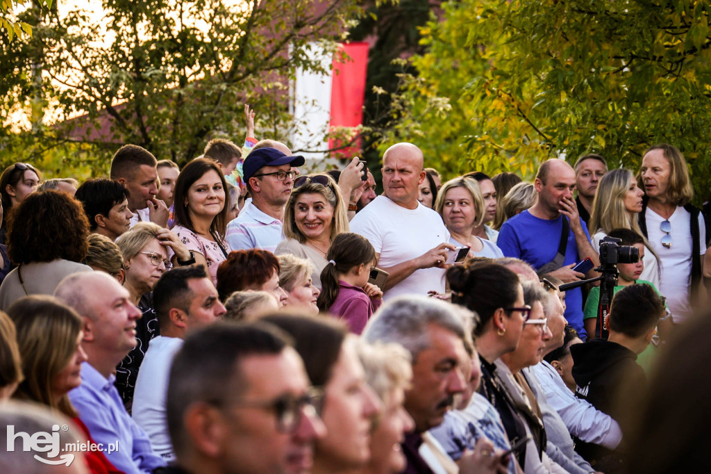 Koncert „Polskie drogi” na Rynku w Przecławiu