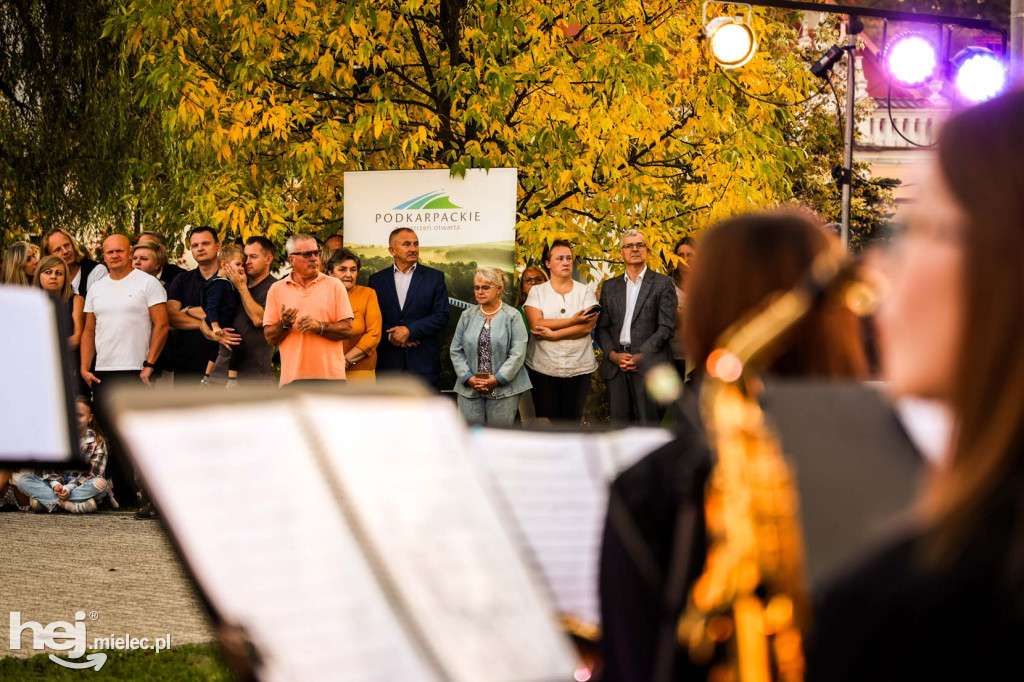 Koncert „Polskie drogi” na Rynku w Przecławiu