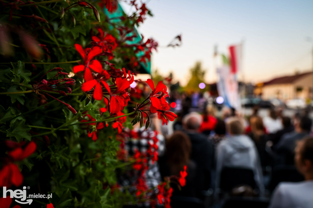 Koncert „Polskie drogi” na Rynku w Przecławiu