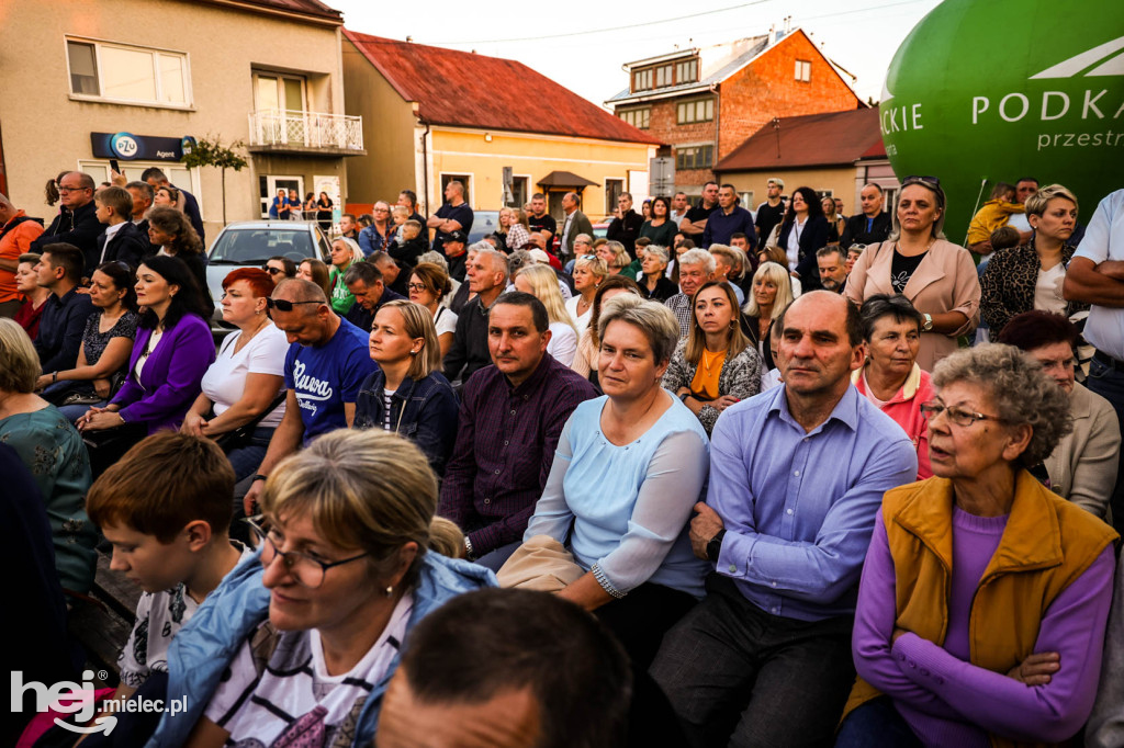 Koncert „Polskie drogi” na Rynku w Przecławiu