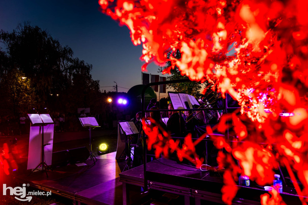 Koncert „Polskie drogi” na Rynku w Przecławiu