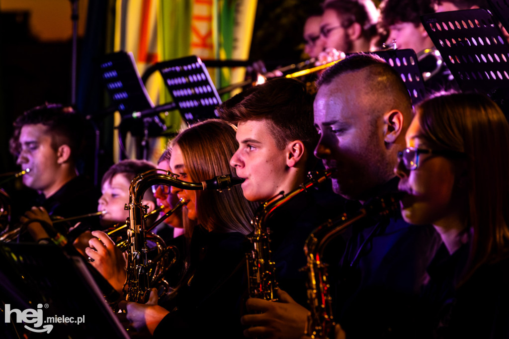 Koncert „Polskie drogi” na Rynku w Przecławiu