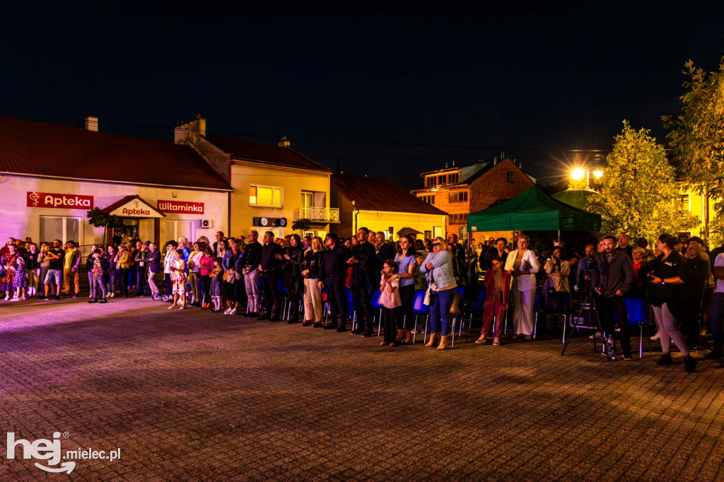 Koncert „Polskie drogi” na Rynku w Przecławiu