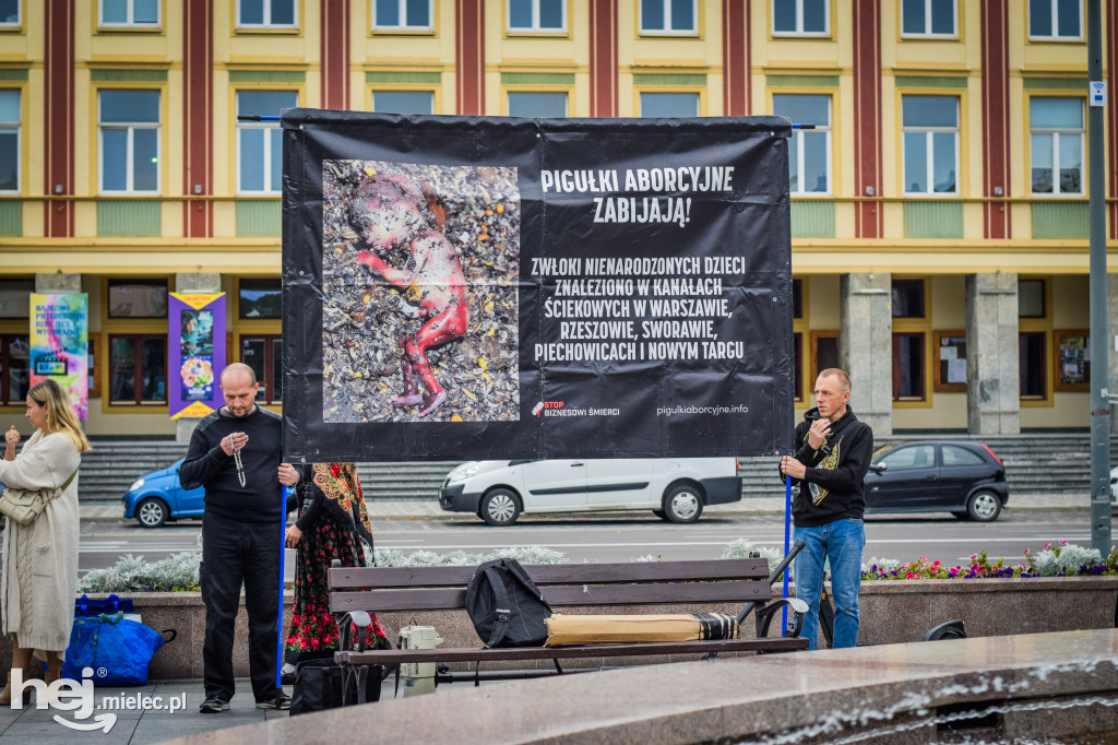 Publiczny różaniec przeciw aborcji