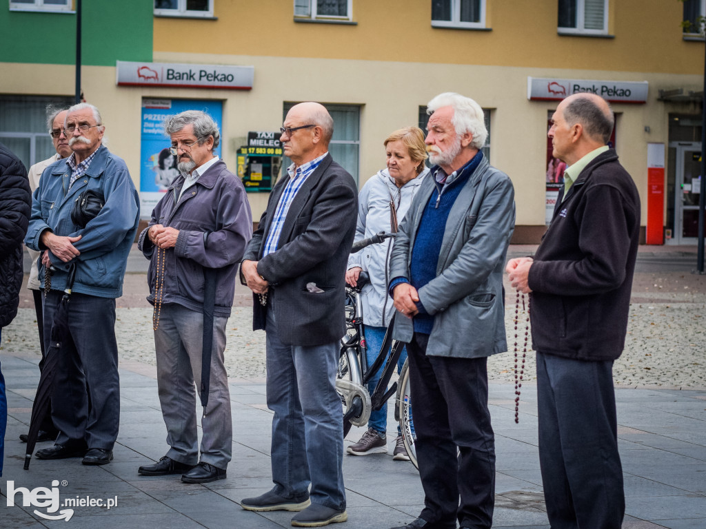 Publiczny różaniec przeciw aborcji