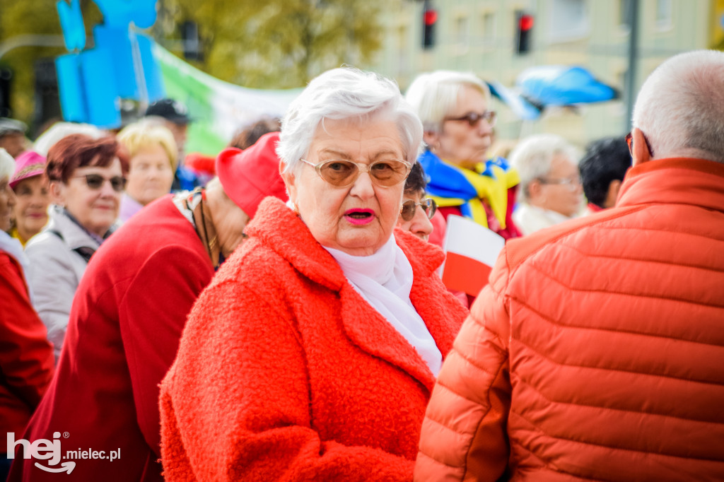 VII Dni Seniora - barwny korowód